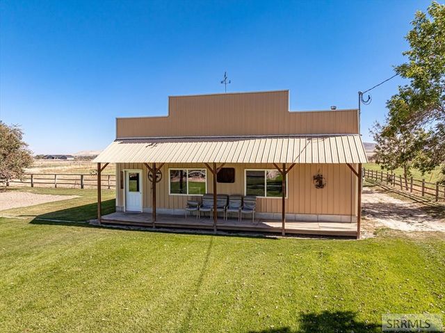 12568 N Hawthorne Road, Chubbuck, ID 83202