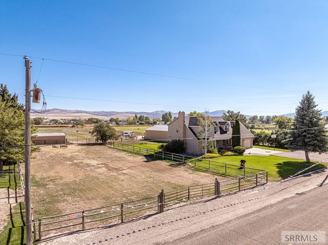 12568 N Hawthorne Road, Chubbuck, ID 83202