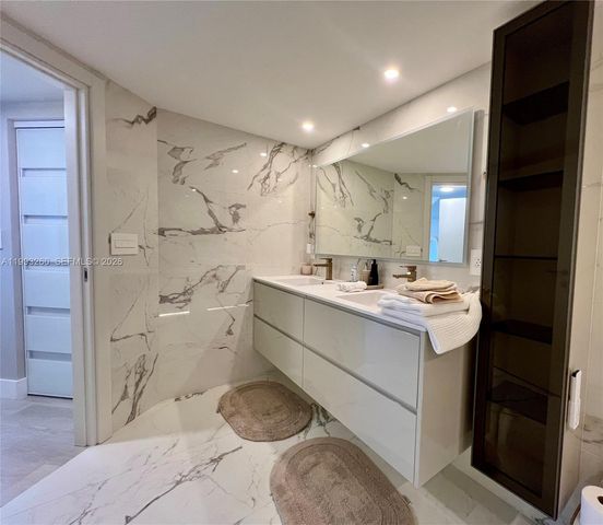 16699 Collins Ave 2010, Sunny Isles Beach, FL 33160