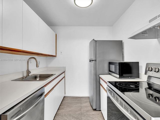 2020 NE 135th Street 601, North Miami, FL 33181