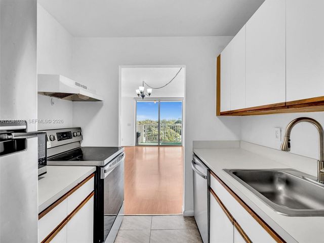 2020 NE 135th Street 601, North Miami, FL 33181