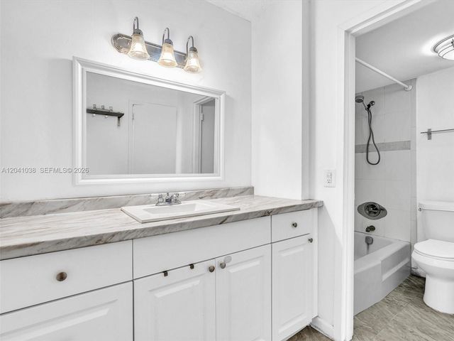 2020 NE 135th Street 601, North Miami, FL 33181
