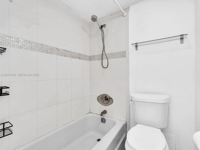 2020 NE 135th Street 601, North Miami, FL 33181