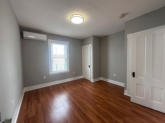 55 Seymour St, Worcester, MA 01610