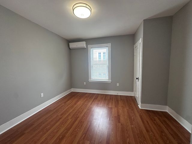 55 Seymour St, Worcester, MA 01610