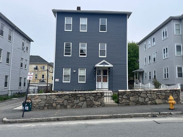 55 Seymour St, Worcester, MA 01610