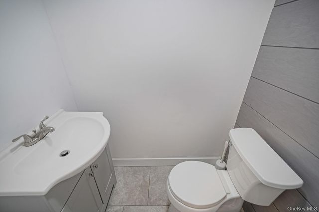 38 Hawthorne Road, Rocky Point, NY 11778