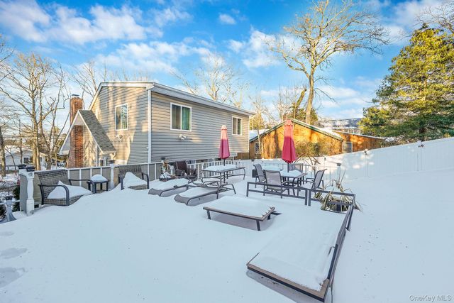 38 Hawthorne Road, Rocky Point, NY 11778