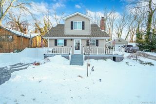 38 Hawthorne Road, Rocky Point, NY 11778