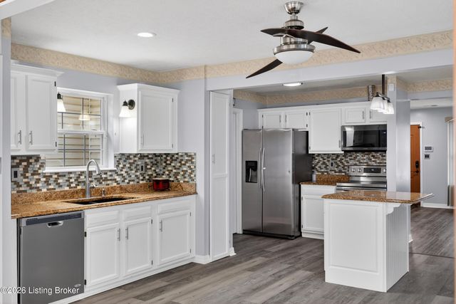 6197 Jeffrey Dr, Louisville, KY 40258