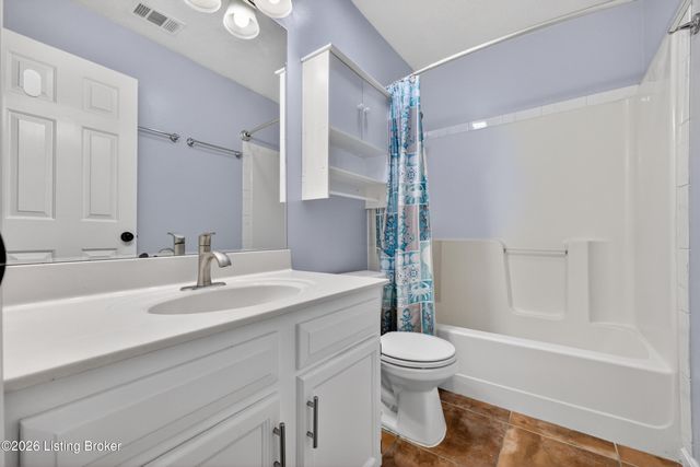 6197 Jeffrey Dr, Louisville, KY 40258