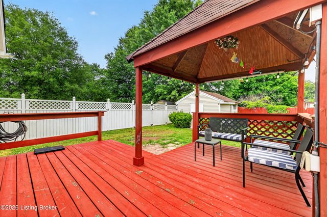 6197 Jeffrey Dr, Louisville, KY 40258