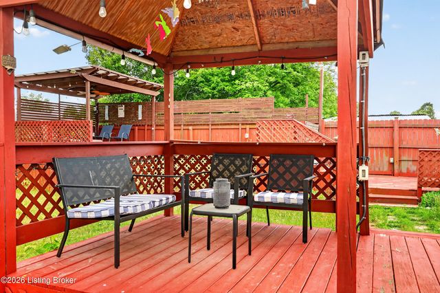 6197 Jeffrey Dr, Louisville, KY 40258