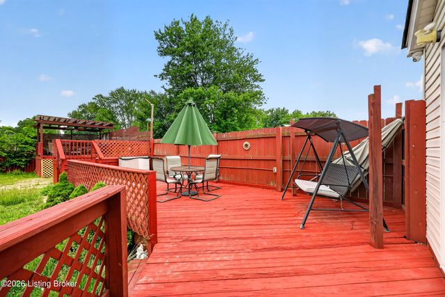 6197 Jeffrey Dr, Louisville, KY 40258