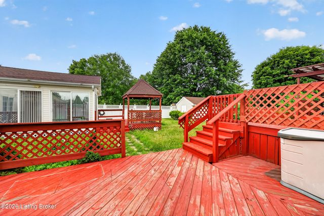 6197 Jeffrey Dr, Louisville, KY 40258