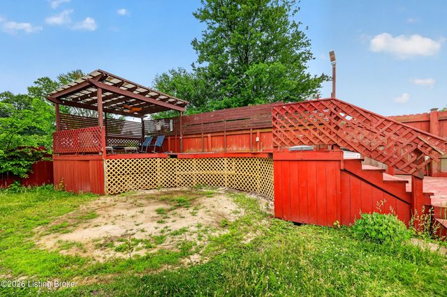 6197 Jeffrey Dr, Louisville, KY 40258