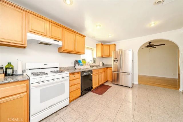1554 Raymond Avenue, Glendale, CA 91201