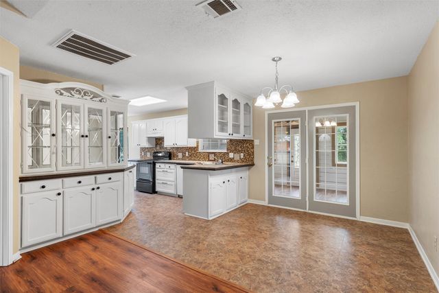 943 Randy Drive, Woodway, TX 76712
