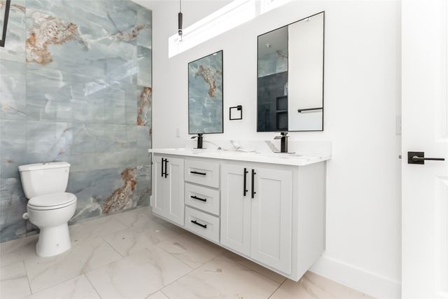 1105 Poindexter Street B2, Fort Worth, TX 76102