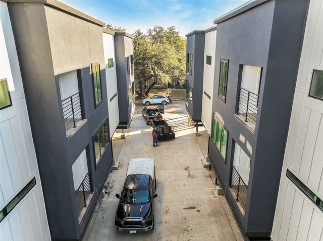 1105 Poindexter Street B2, Fort Worth, TX 76102