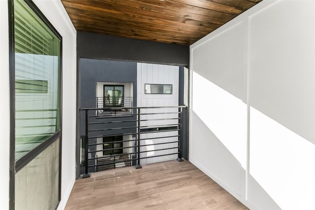 1105 Poindexter Street B2, Fort Worth, TX 76102