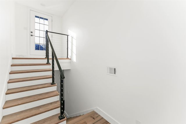 1105 Poindexter Street B2, Fort Worth, TX 76102