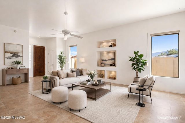 33 W Golden Spur Place, Oro Valley, AZ 85755