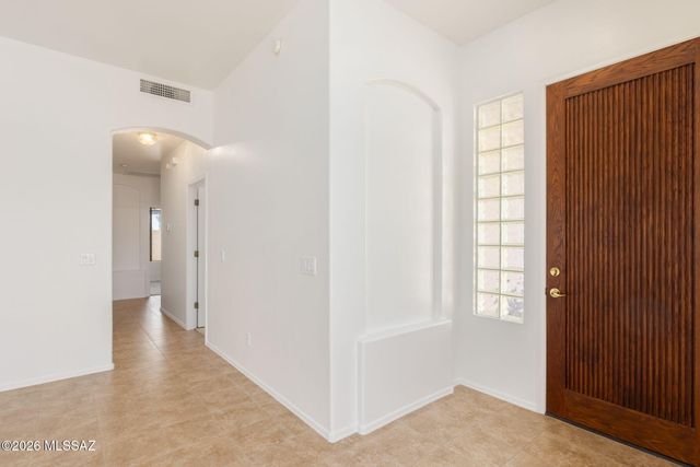 33 W Golden Spur Place, Oro Valley, AZ 85755