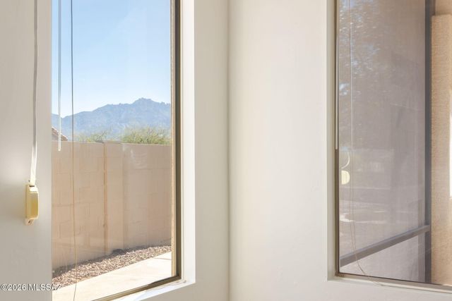 33 W Golden Spur Place, Oro Valley, AZ 85755