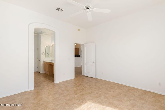 33 W Golden Spur Place, Oro Valley, AZ 85755