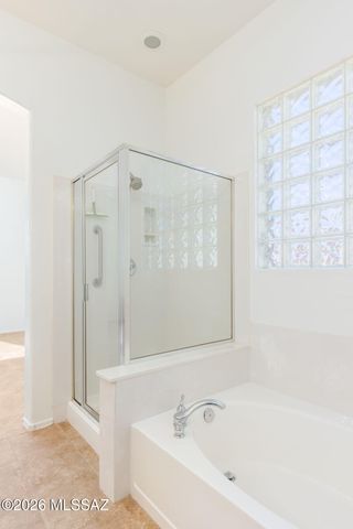 33 W Golden Spur Place, Oro Valley, AZ 85755