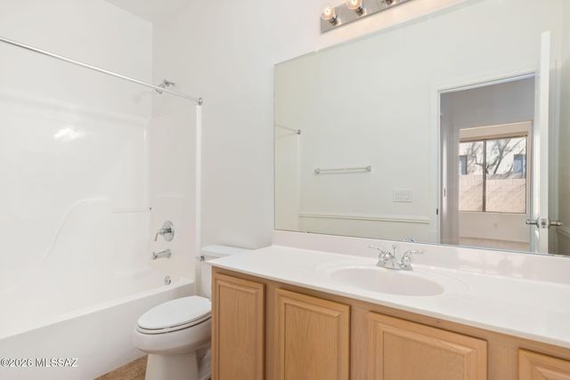 33 W Golden Spur Place, Oro Valley, AZ 85755