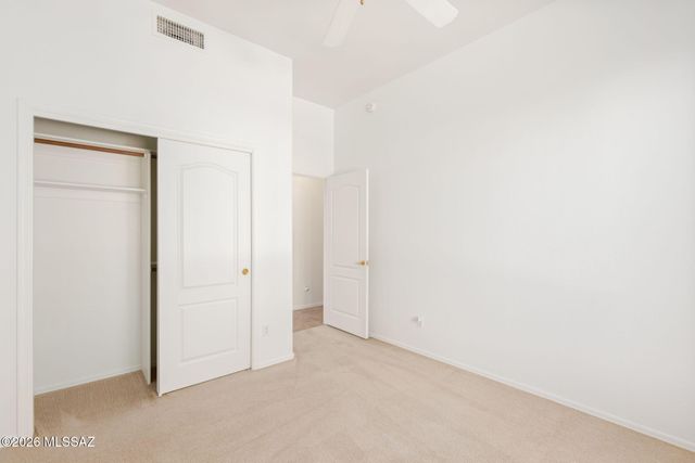 33 W Golden Spur Place, Oro Valley, AZ 85755