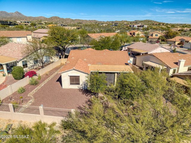 33 W Golden Spur Place, Oro Valley, AZ 85755