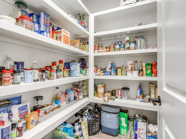 3204 Hayven Circle, Yukon, OK 73099