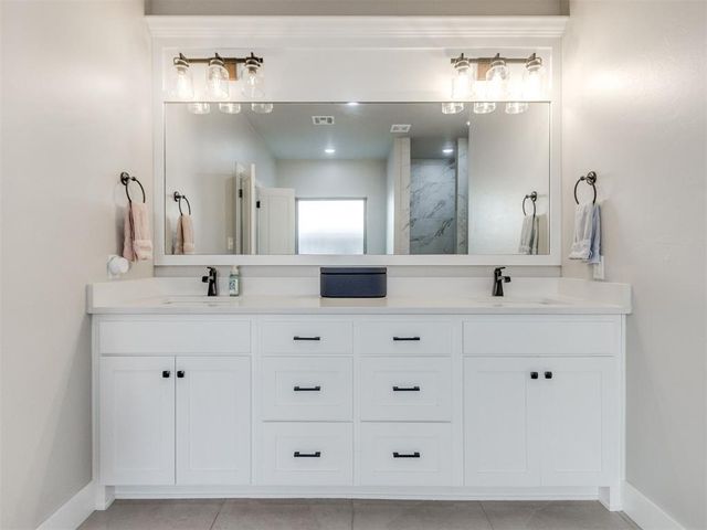 3204 Hayven Circle, Yukon, OK 73099