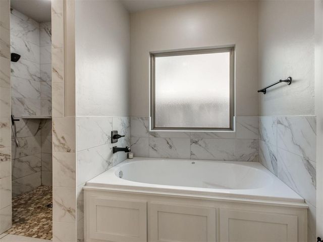 3204 Hayven Circle, Yukon, OK 73099
