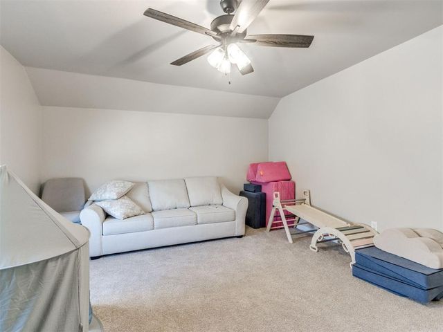 3204 Hayven Circle, Yukon, OK 73099