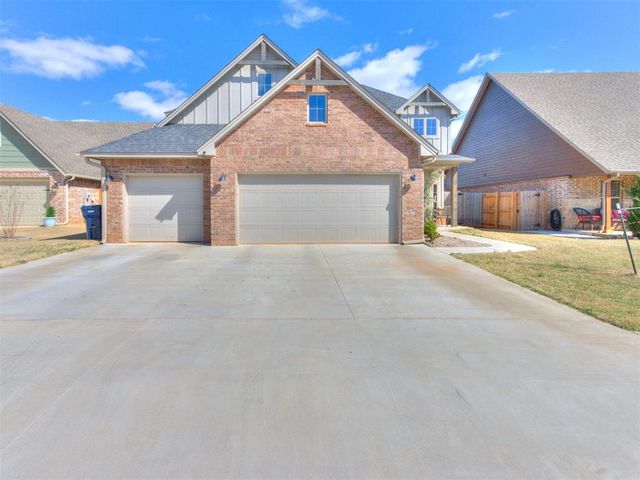 3204 Hayven Circle, Yukon, OK 73099