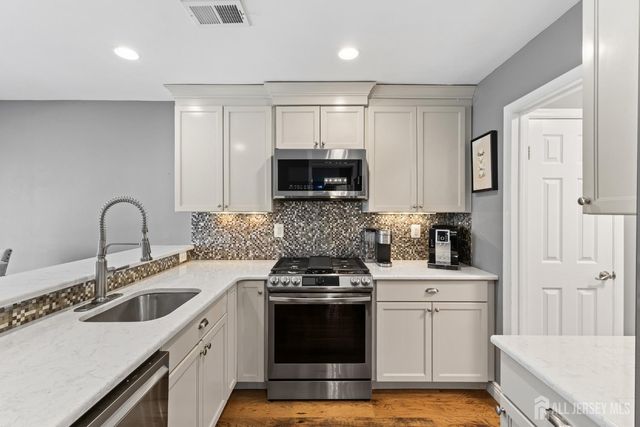 126 Wainwright Drive, Old Bridge, NJ 08857