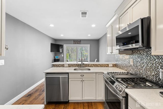 126 Wainwright Drive, Old Bridge, NJ 08857