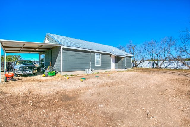 11318 Dallas Street, Carlsbad, TX 76934