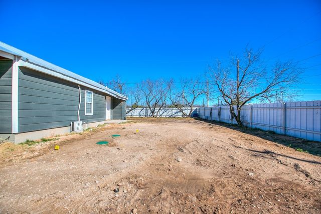 11318 Dallas Street, Carlsbad, TX 76934