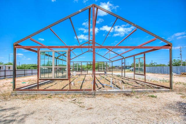 11318 Dallas Street, Carlsbad, TX 76934