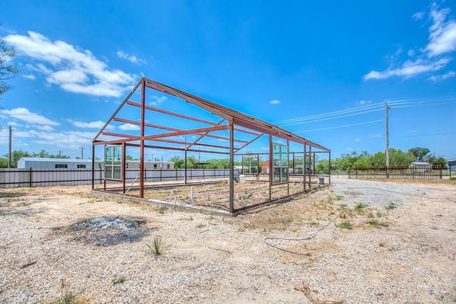 11318 Dallas Street, Carlsbad, TX 76934