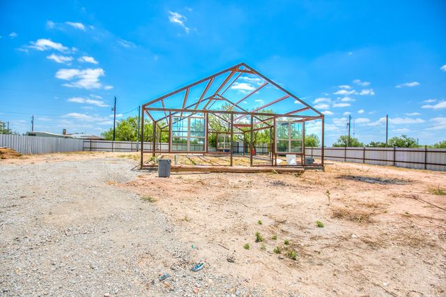 11318 Dallas Street, Carlsbad, TX 76934