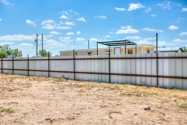 11318 Dallas Street, Carlsbad, TX 76934