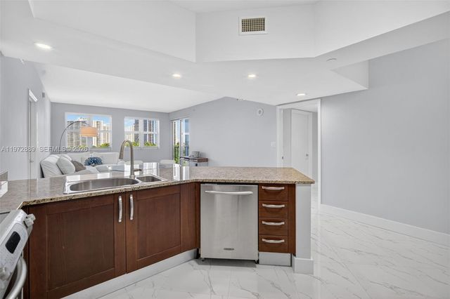 20000 E Country Club Dr 714, Aventura, FL 33180