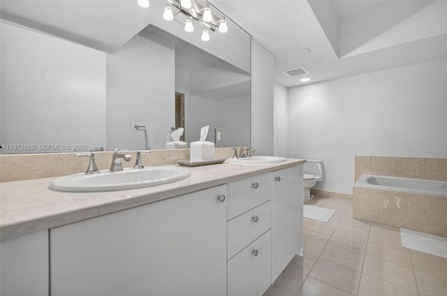 20000 E Country Club Dr 714, Aventura, FL 33180