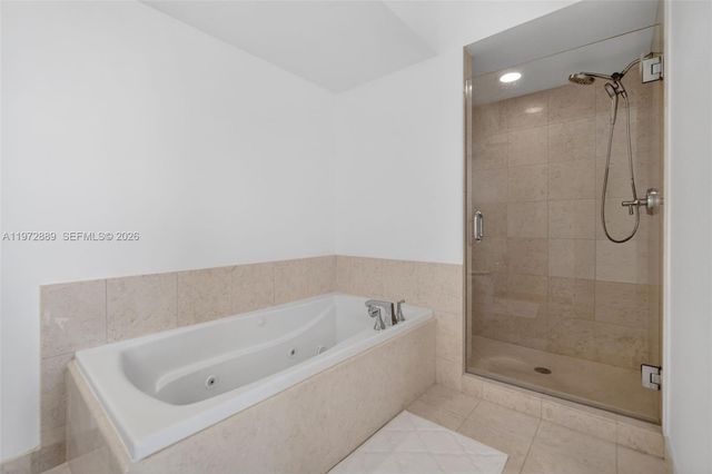 20000 E Country Club Dr 714, Aventura, FL 33180